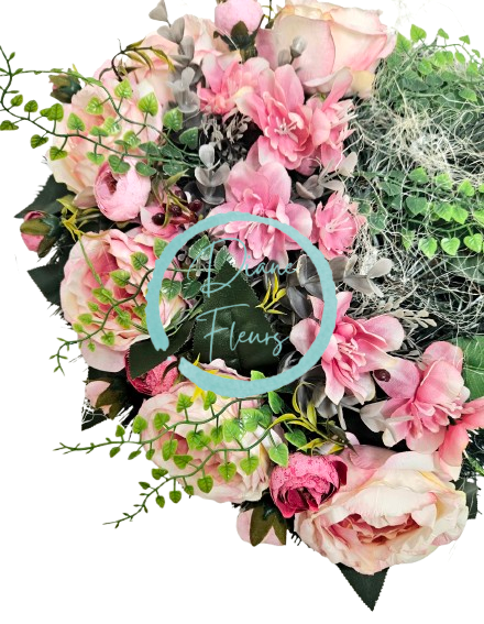 Smuteční věnec "Srdce" umělé pivoňky, ranunculus, eukalyptus a doplňky 40cm x 40cm AS938
