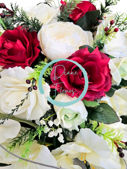 Luxusný aranžmán v tvare srdca umelé ruže, gladioly, pivonka a doplnky 48cm x 60cm x 20cm