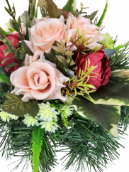 Žalobni aranžman umjetni božuri, ruže i dodaci Ø 30cm x 18cm
