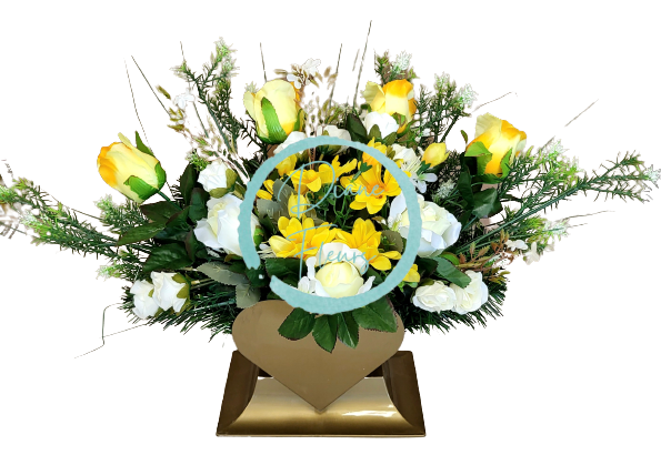 Gyönyörű díszített betontál fenyőből Szív mesterséges százszorszépek, rózsák és kiegészítők 65cm x 28cm x 35cm