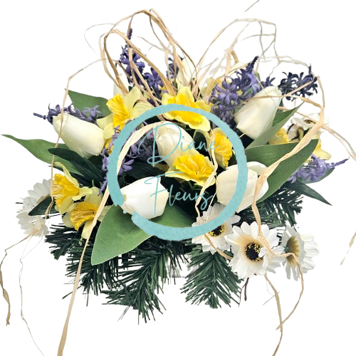 Composizione in cemento di tulipani artificiali, narcisi, margherite, lavanda e accessori 36 cm x 26 cm AS965