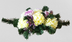 Aranjament crizanteme artificiale, trandafiri, crini şi accesorii 60cm x 30cm x 18cm