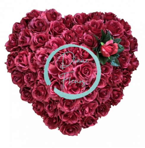Krásny smútočný veniec "Srdce" ozdobený umelými ružami 55cm x 55cm