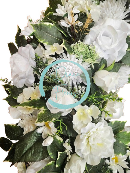 Luxusný smútočný veniec borovicový exclusive hortenzie, clematis, chryzantémy, ruže, margaréty a doplnky 80cm