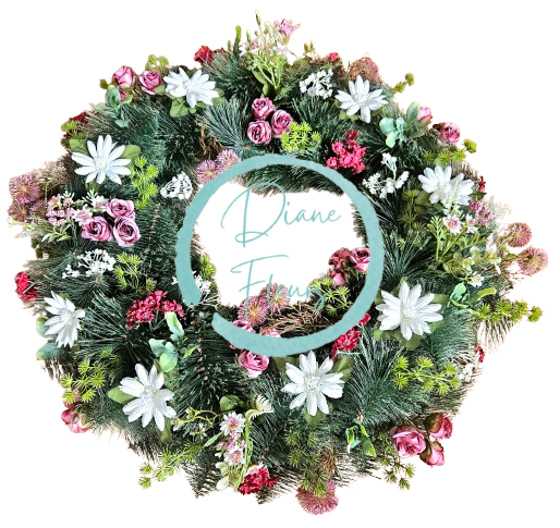 Luxusný smútočný veniec borovicový exclusive ruže, margarétky, drobné kvietky, bodliak a doplnky 65cm