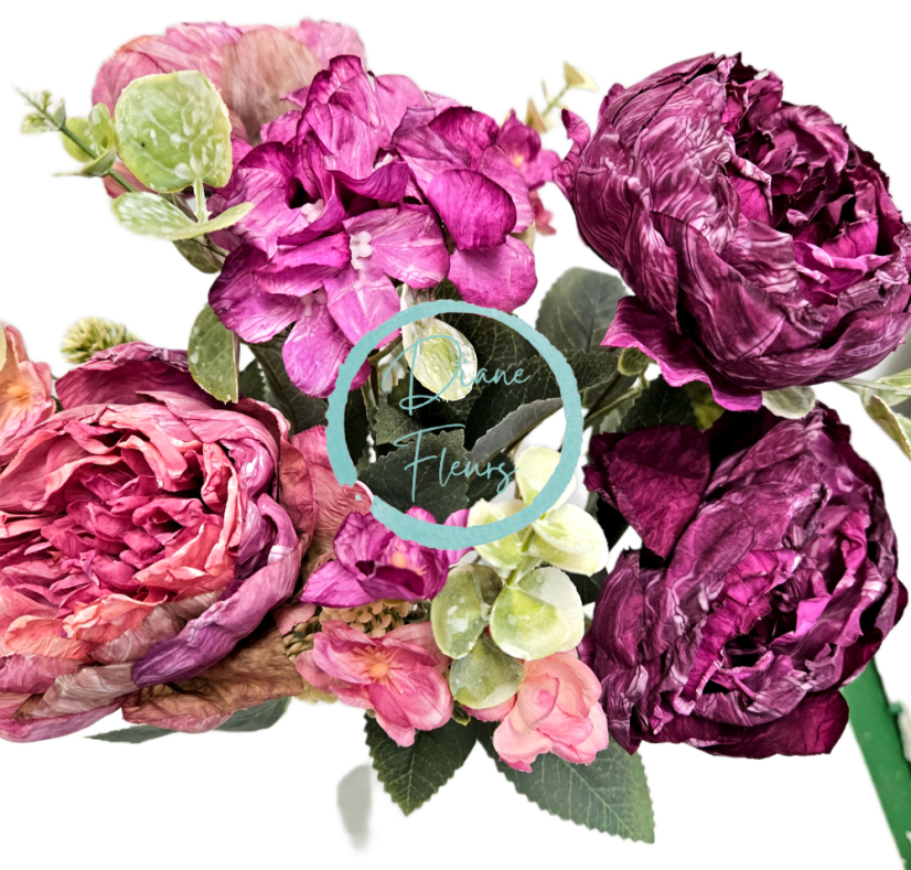 Изкуствен букет от божури, хортензии и аксесоари 42 см лилаво