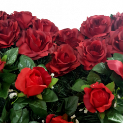 Coroana funerara „Inimă” din trandafiri 65cm x 65cm rosu flori artificiale