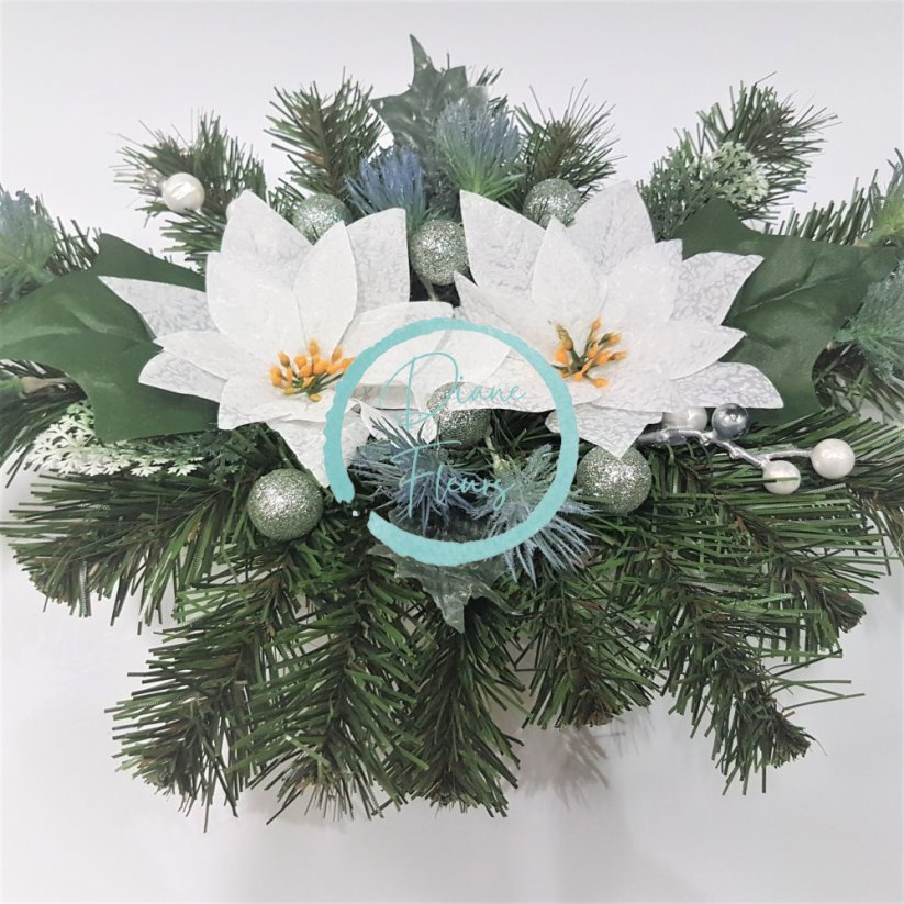 Aranjament Crăciun Poinsettia & ciulin & accesorii 50cm x 25cm x 10cm alb & albastru & verde